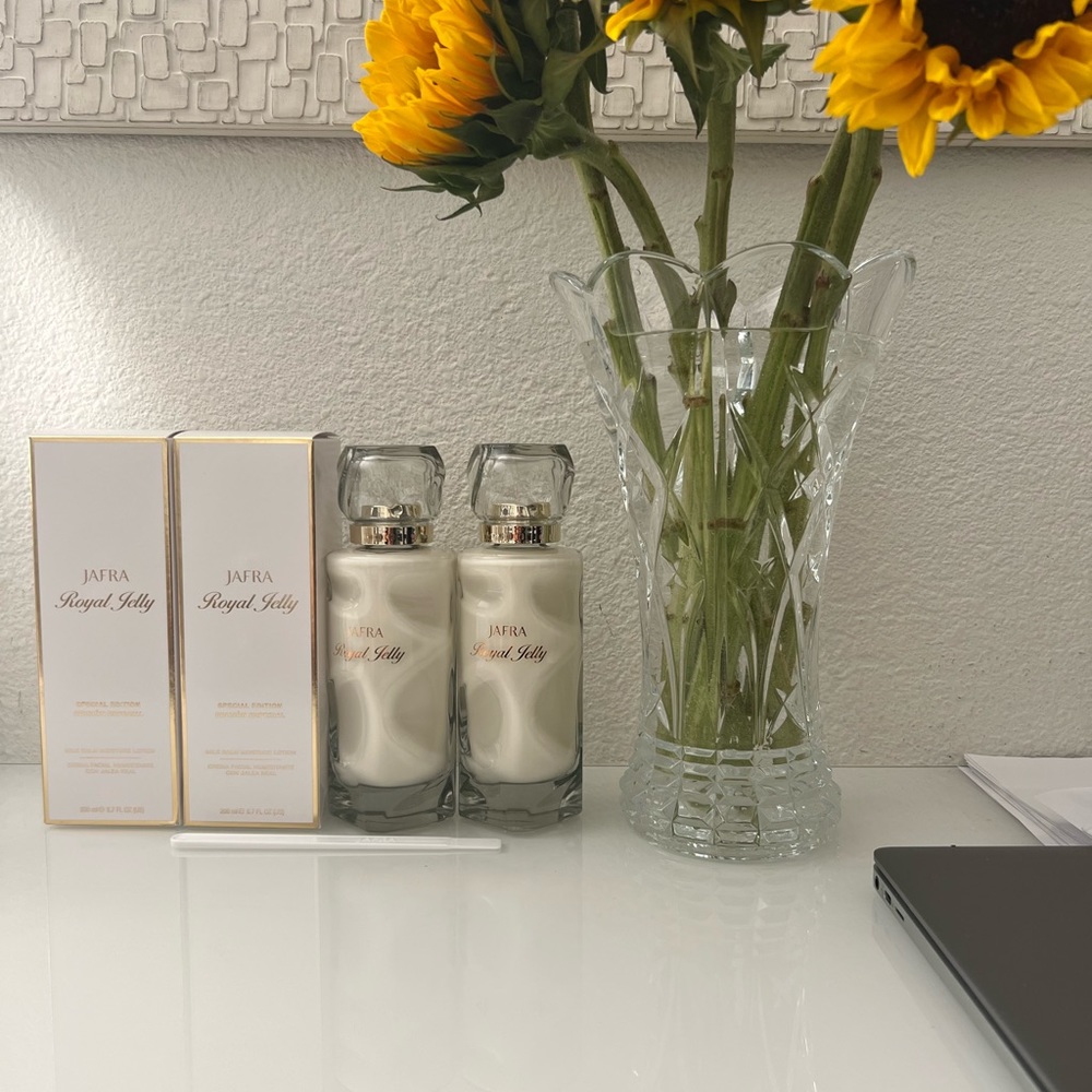 2  JAFRA ROYAL JELLY 6.7 OZ. 200 MIL. FRESH. NEW. 100 ORIGINAL